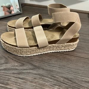 Esprit Tan Platform Women’s Sandals size 10.